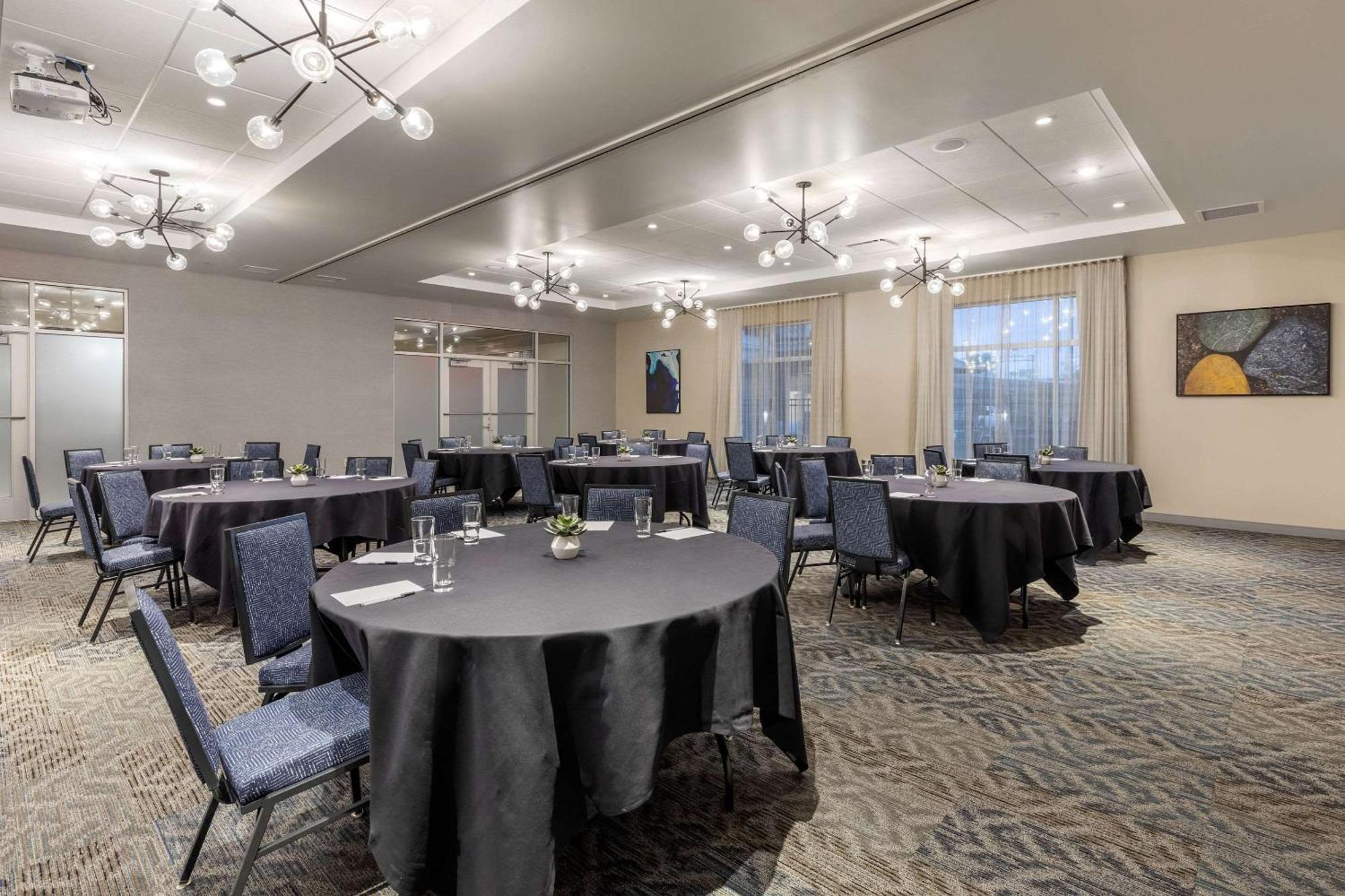 Cambria Hotel Milwaukee Downtown Εξωτερικό φωτογραφία